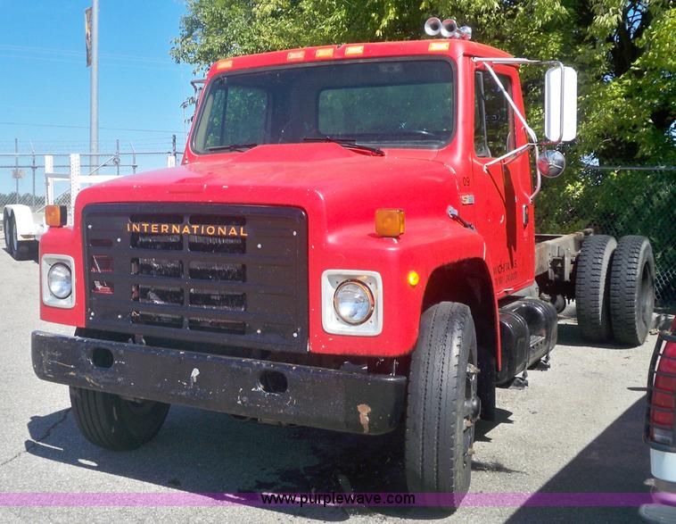 image for item 7402 1985 International S Series 1954 cab and chassis