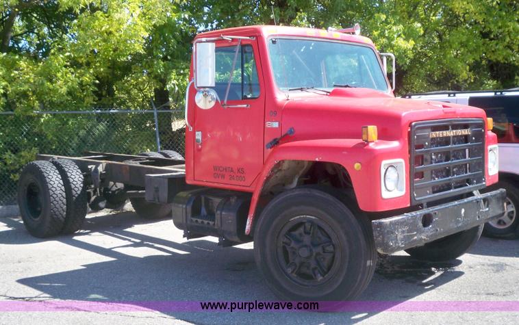 image for item 7402 1985 International S Series 1954 cab and chassis