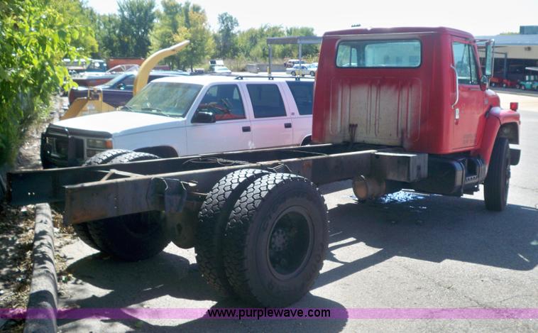 image for item 7402 1985 International S Series 1954 cab and chassis