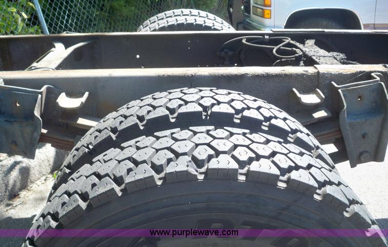 image for item 7402 1985 International S Series 1954 cab and chassis