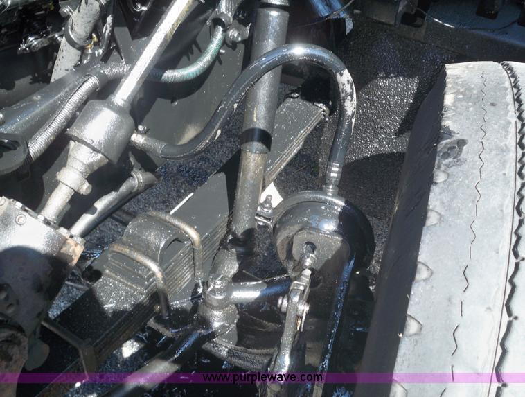 image for item 7402 1985 International S Series 1954 cab and chassis