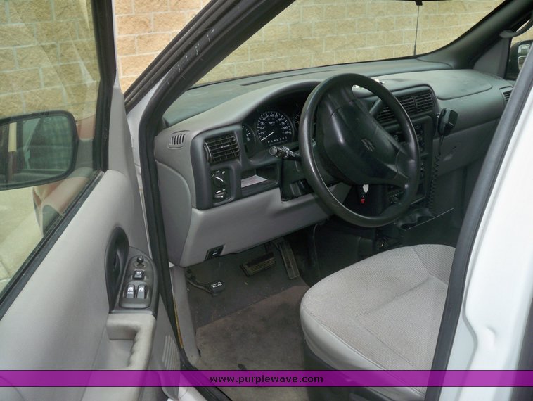 image for item 7648 2002 Chevrolet Venture