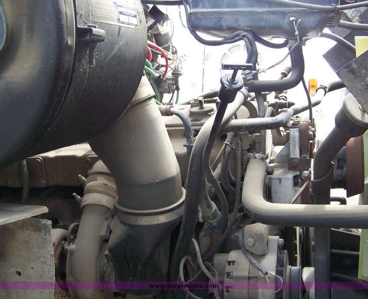 image for item 8613 1990 Ford Aeromax L-9000 single axle truck