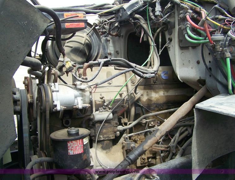 image for item 8613 1990 Ford Aeromax L-9000 single axle truck