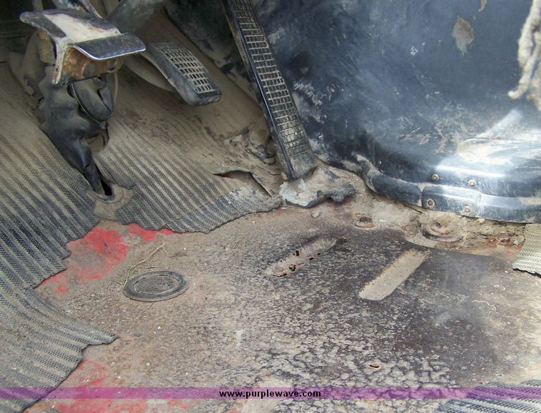 image for item 8614 1973 Ford 9000 single axle truck