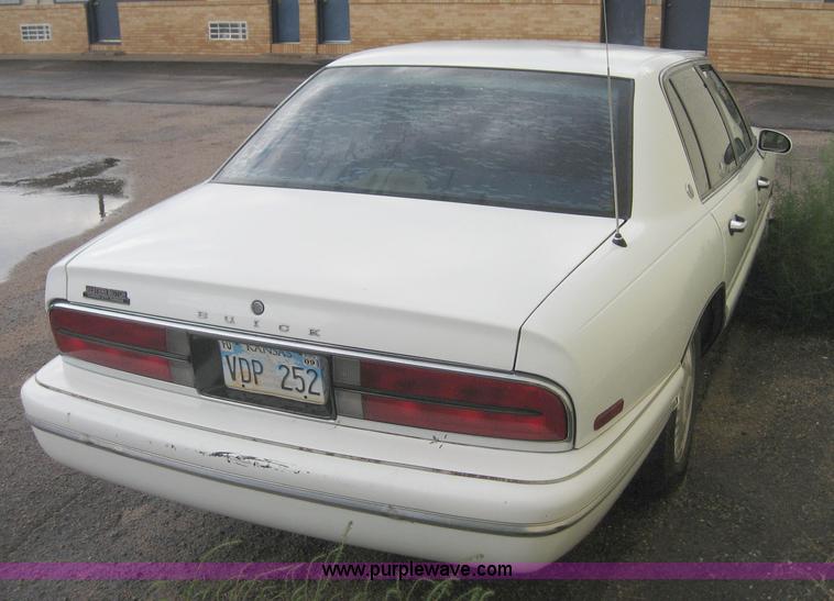 image for item 8645 1996 Buick Park Avenue