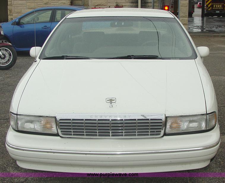 image for item 8930 1993 Chevrolet Caprice Classic