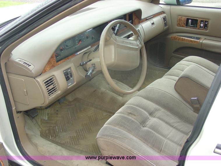 image for item 8930 1993 Chevrolet Caprice Classic
