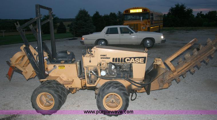 image for item 1500 Case MaxiSneaker trencher/cable plow