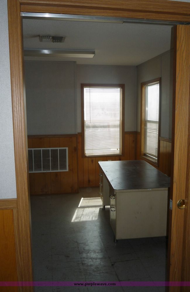 image for item 2017 2001 Premiere office trailer