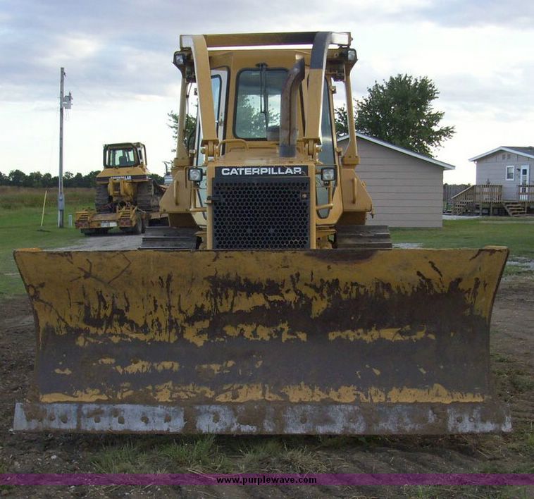 image for item 2500 1989 Caterpillar D5H Series 2 dozer
