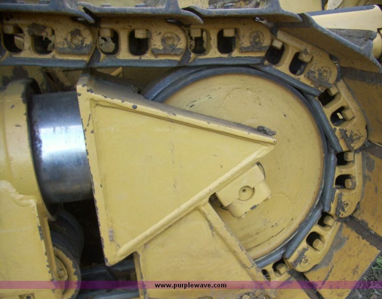 image for item 2500 1989 Caterpillar D5H Series 2 dozer