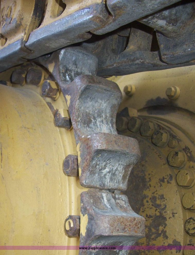 image for item 2500 1989 Caterpillar D5H Series 2 dozer