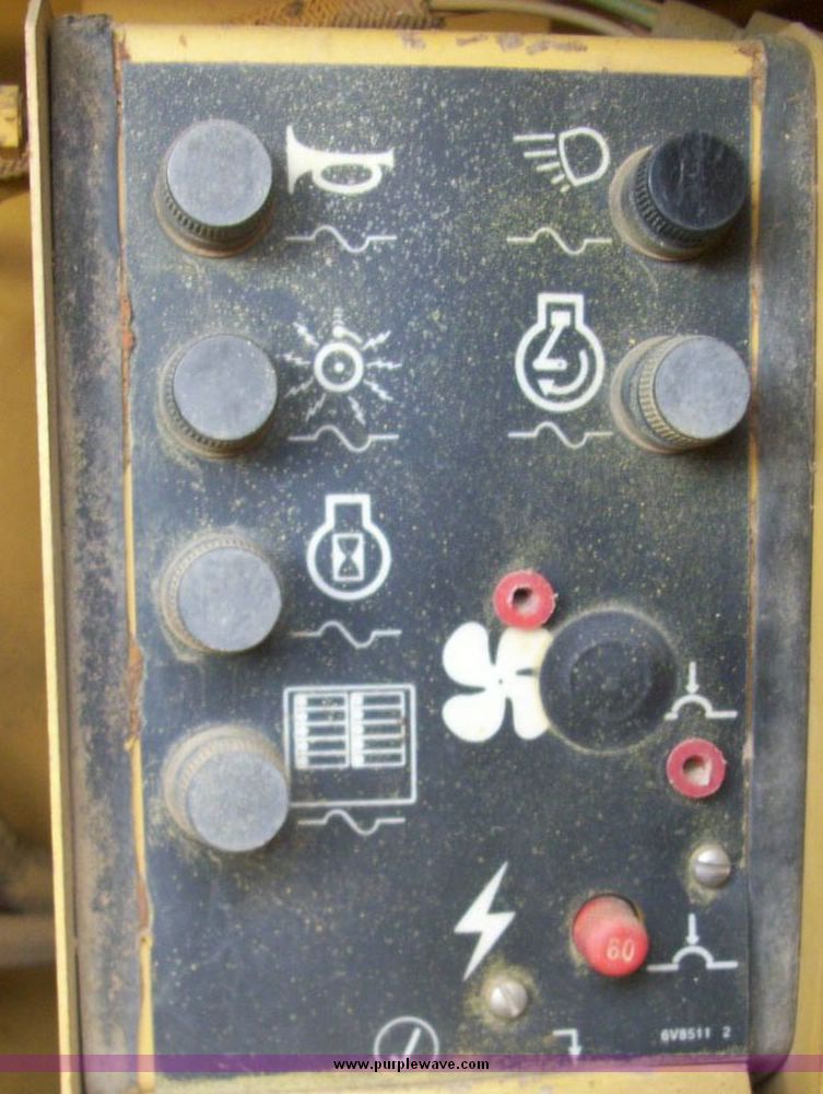 image for item 2500 1989 Caterpillar D5H Series 2 dozer