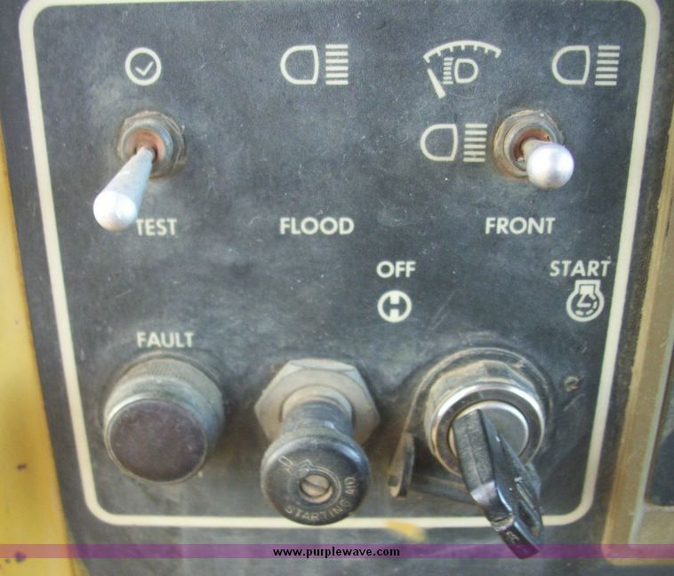 image for item 2500 1989 Caterpillar D5H Series 2 dozer