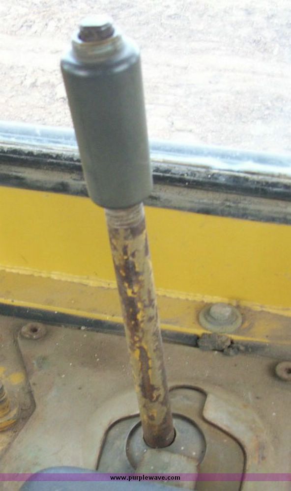 image for item 2500 1989 Caterpillar D5H Series 2 dozer