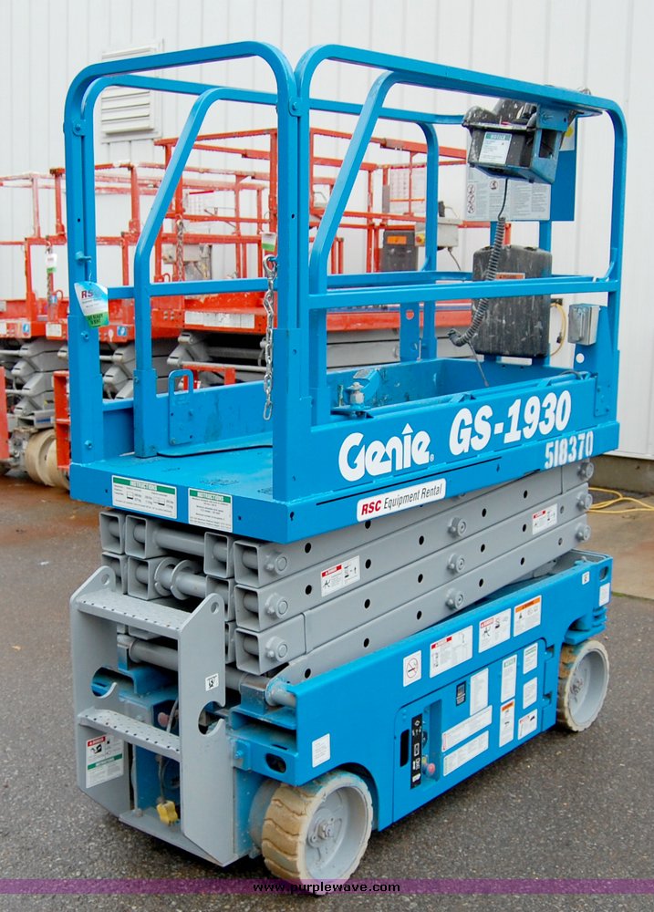 image for item 6016 2004 Genie GS1930 Scissor lift