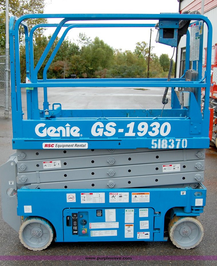 image for item 6016 2004 Genie GS1930 Scissor lift