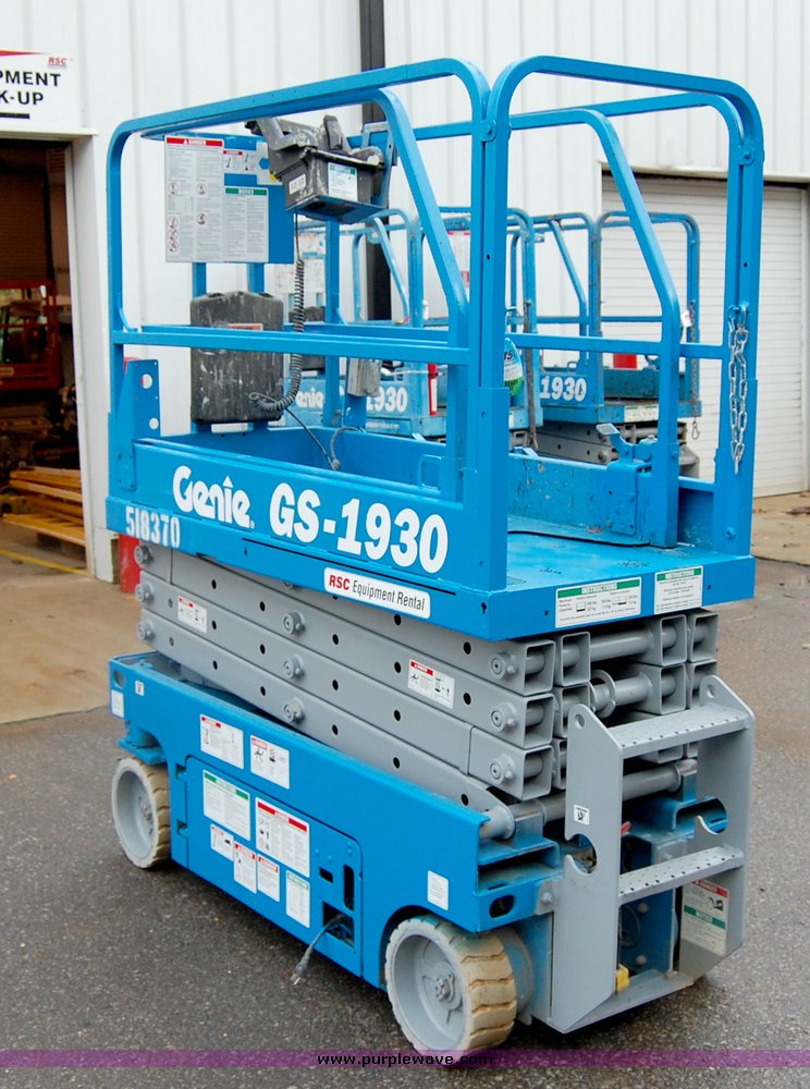 image for item 6016 2004 Genie GS1930 Scissor lift