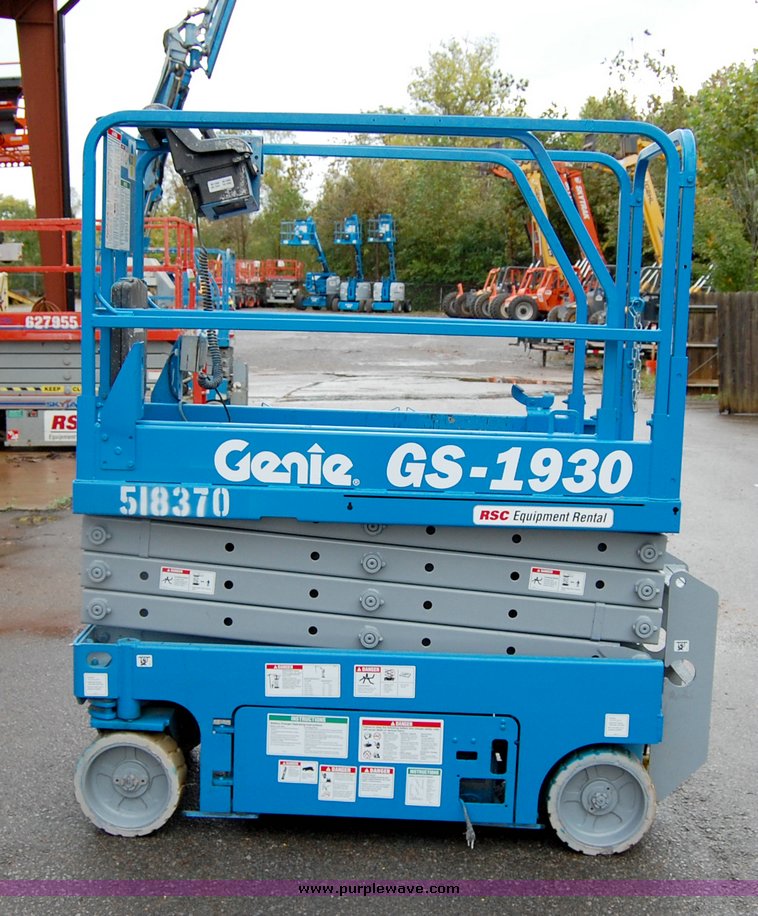 image for item 6016 2004 Genie GS1930 Scissor lift