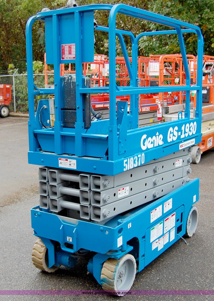 image for item 6016 2004 Genie GS1930 Scissor lift
