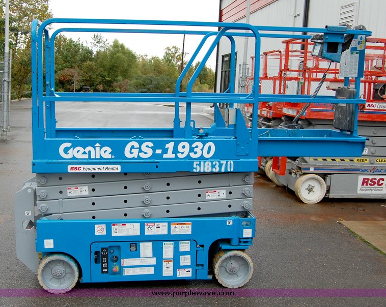 image for item 6016 2004 Genie GS1930 Scissor lift