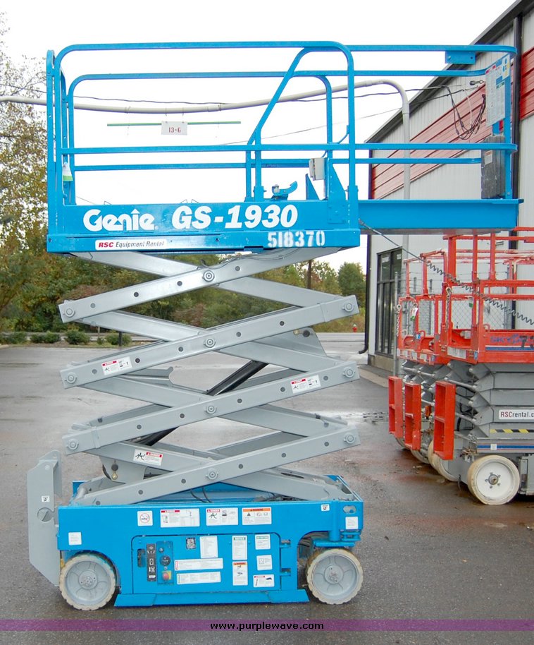 image for item 6016 2004 Genie GS1930 Scissor lift