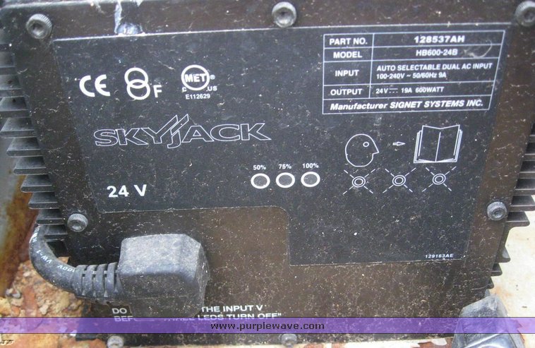 image for item 6503 2004 Skyjack SJIII3226 scissor lift