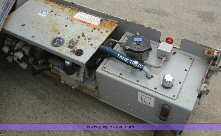 image for item 6503 2004 Skyjack SJIII3226 scissor lift