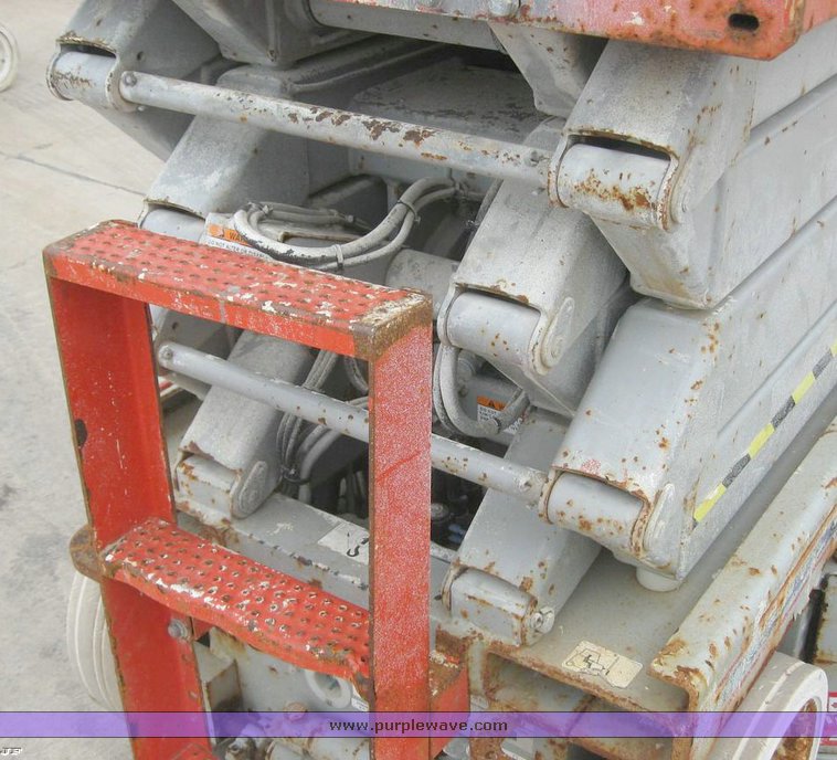 image for item 6503 2004 Skyjack SJIII3226 scissor lift