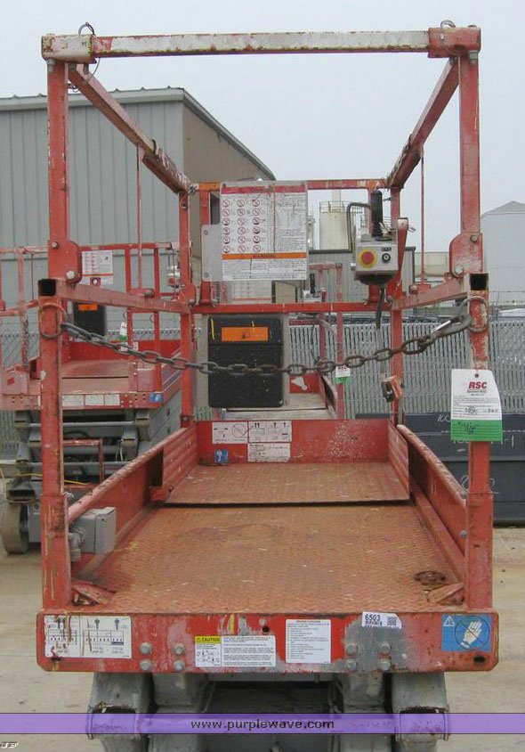 image for item 6503 2004 Skyjack SJIII3226 scissor lift