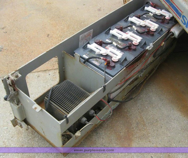 image for item 6508 2004 Skyjack SJ3220 scissor lift