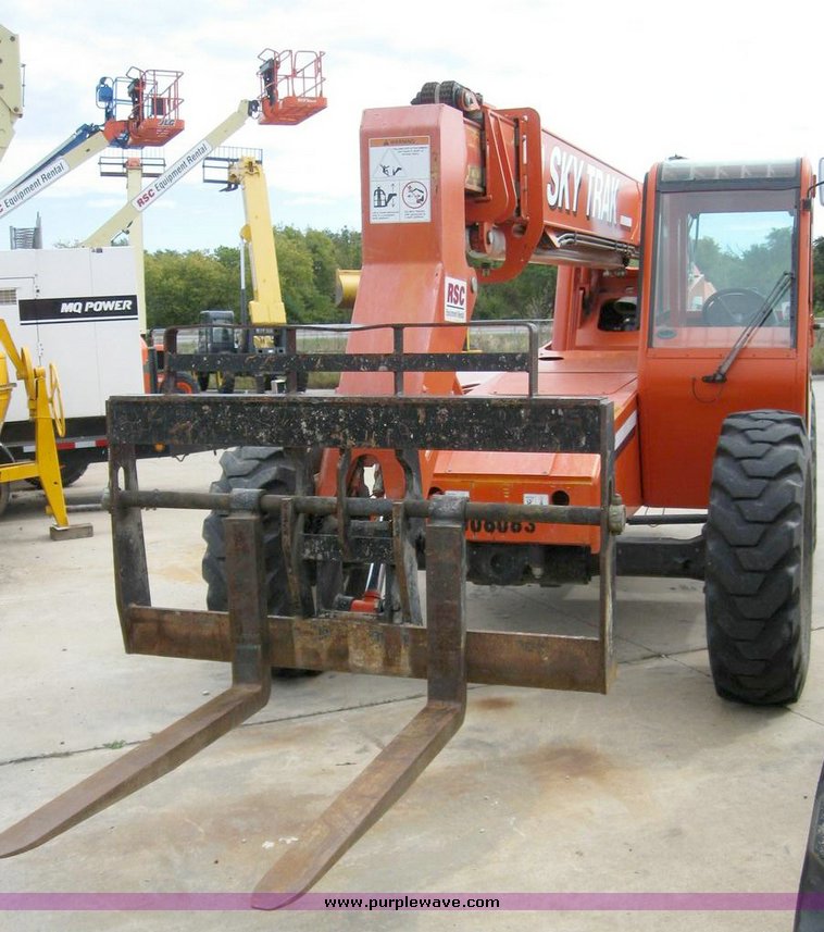 image for item 6770 2004 SkyTrak 6036 telehandler