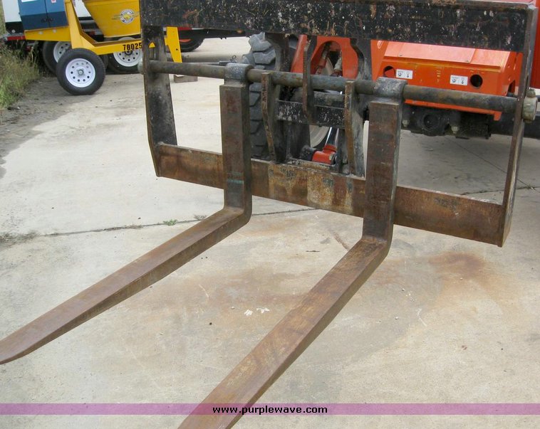 image for item 6770 2004 SkyTrak 6036 telehandler