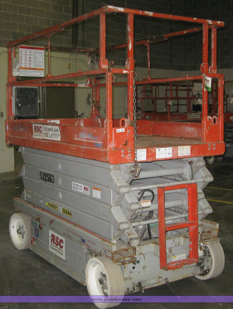 image for item 6776 2004 Skyjack SJIII4632 scissor lift