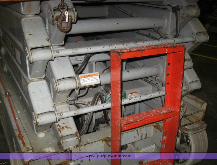 image for item 6776 2004 Skyjack SJIII4632 scissor lift