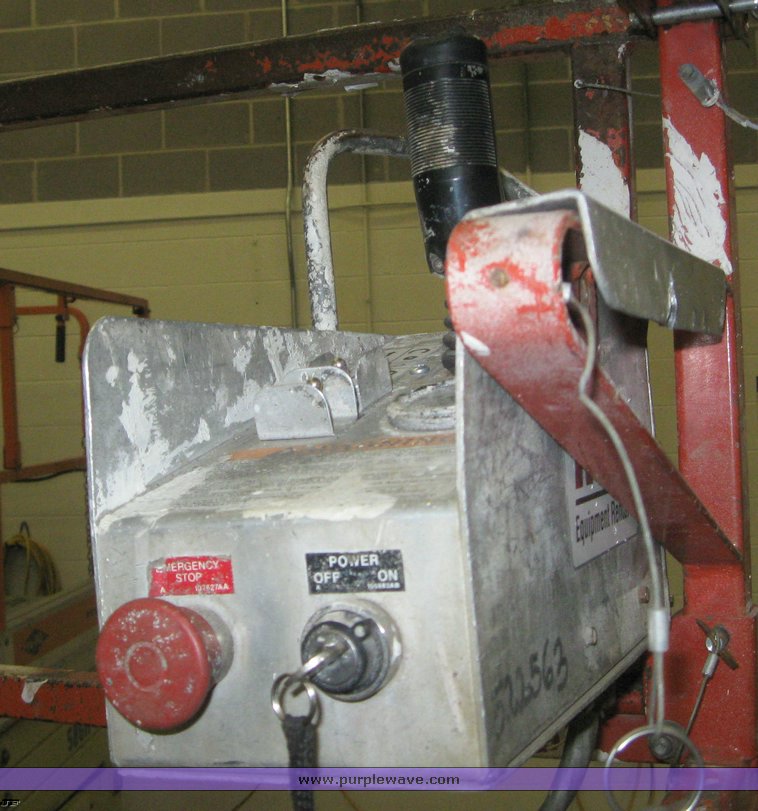 image for item 6776 2004 Skyjack SJIII4632 scissor lift