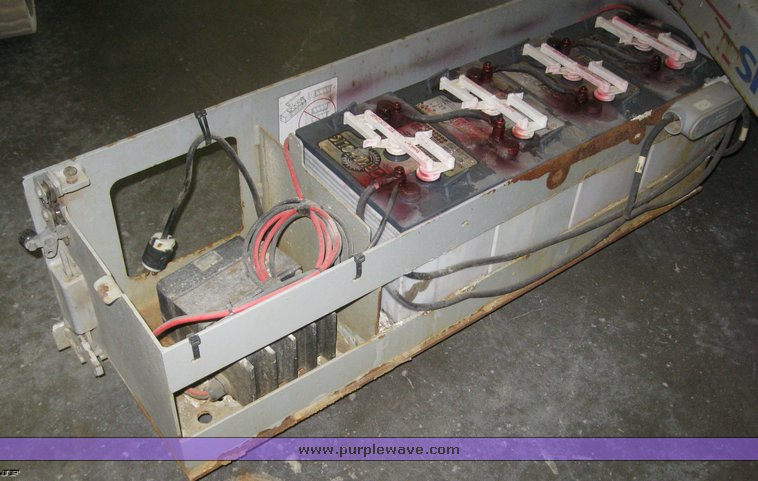 image for item 6776 2004 Skyjack SJIII4632 scissor lift