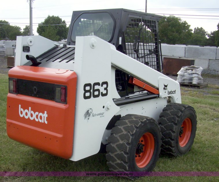 image for item 7327 Bobcat 863 skid steer