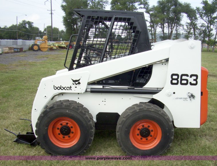 image for item 7327 Bobcat 863 skid steer