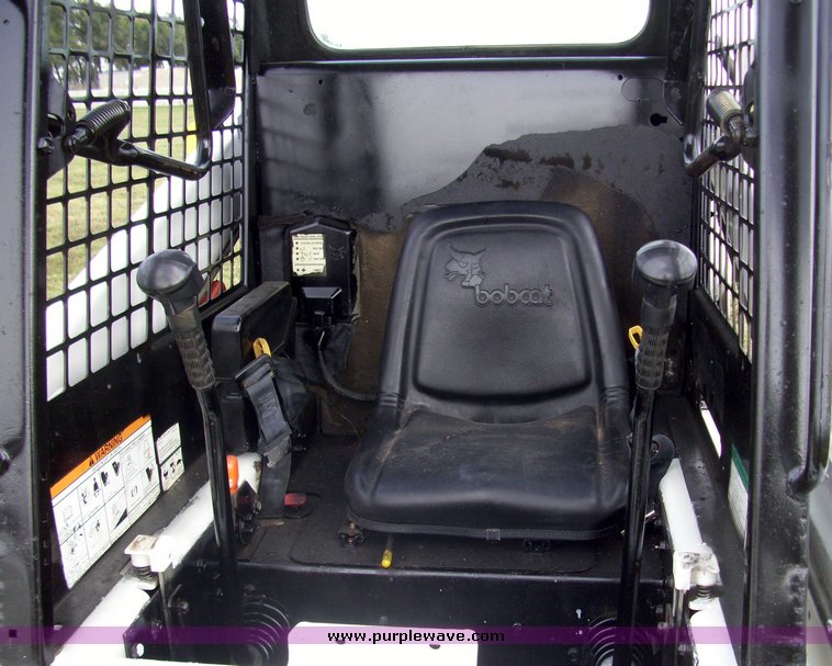 image for item 7327 Bobcat 863 skid steer