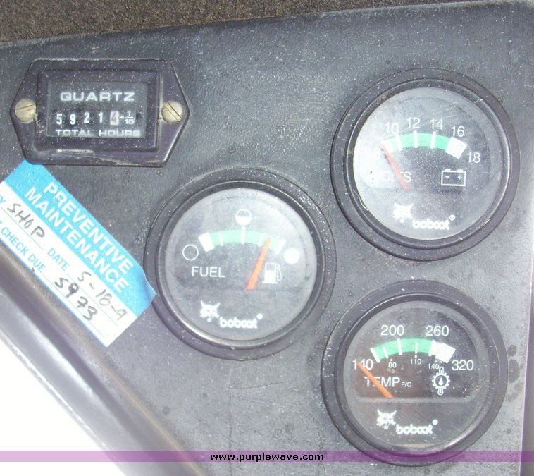 image for item 7327 Bobcat 863 skid steer