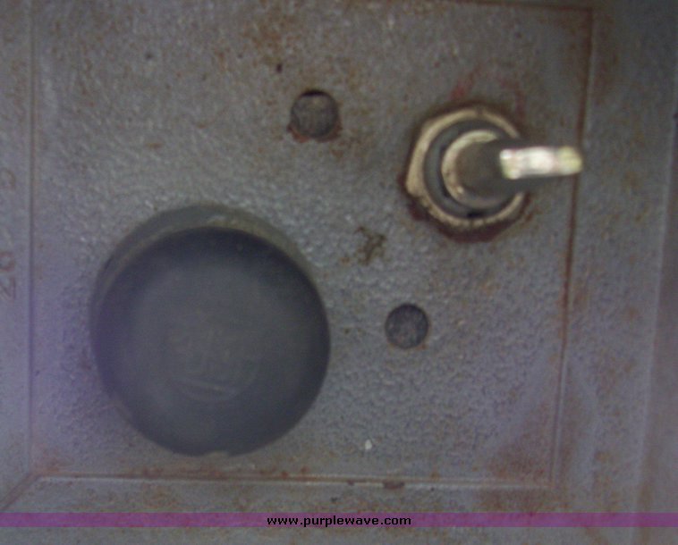 image for item 7327 Bobcat 863 skid steer