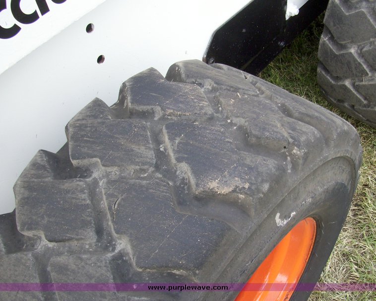 image for item 7327 Bobcat 863 skid steer