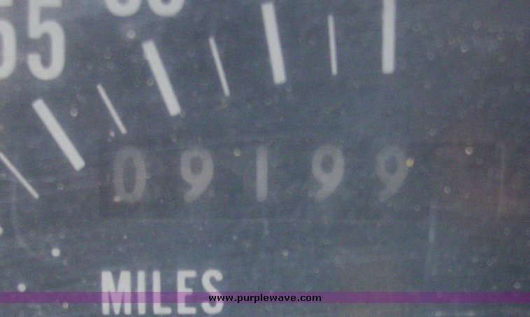 image for item 7328 1990 International Series 4700 crew cab flatbed