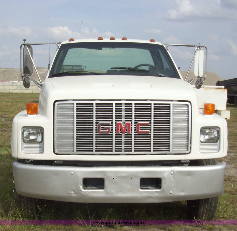 image for item 7332 1991 GMC Top kick C7H042 cab and chassis