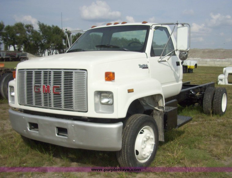 image for item 7332 1991 GMC Top kick C7H042 cab and chassis