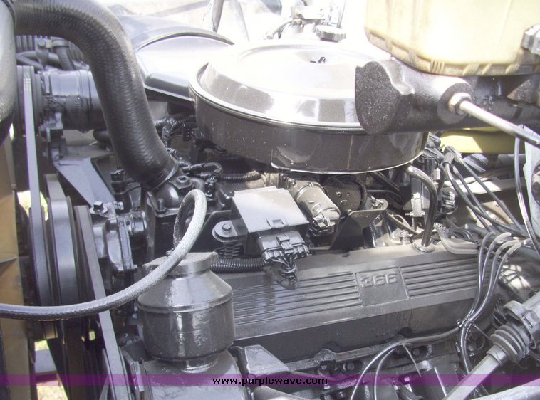 image for item 7332 1991 GMC Top kick C7H042 cab and chassis