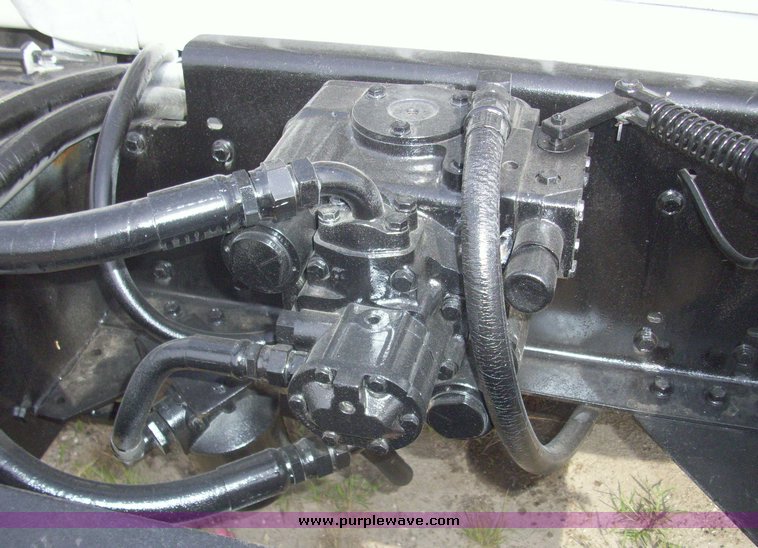 image for item 7333 1978 Ford cab and chassis