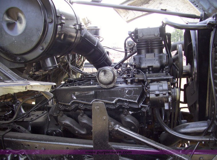 image for item 7333 1978 Ford cab and chassis